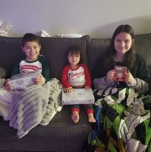 Meet your Posher, Larissa